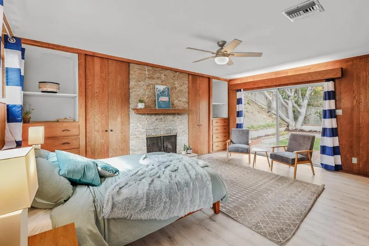 Dazzling Westside 4 Bedroom Home-Minutes To The Beach Los Angeles Holiday home
