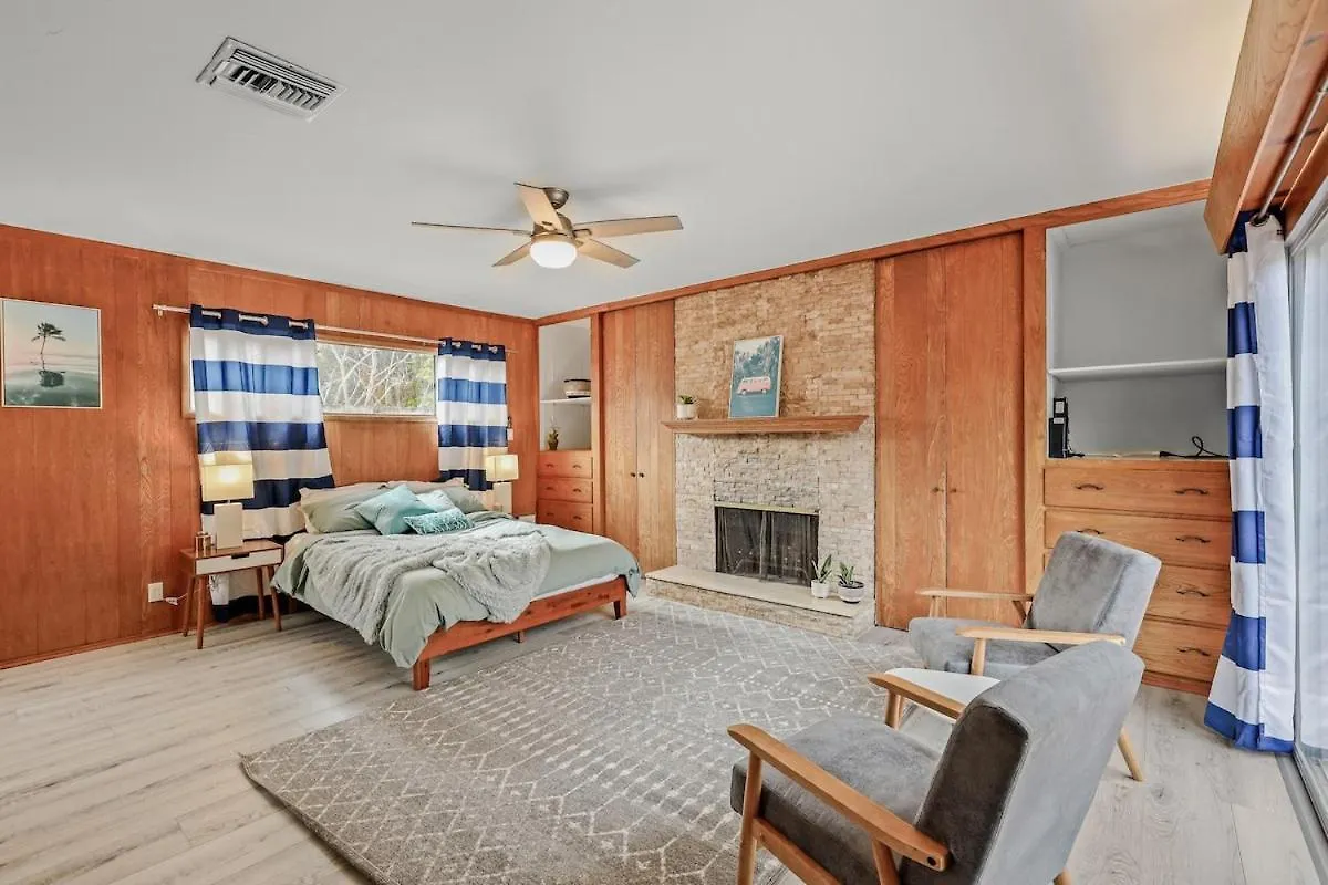 Holiday home Dazzling Westside 4 Bedroom Home-Minutes To The Beach Los Angeles